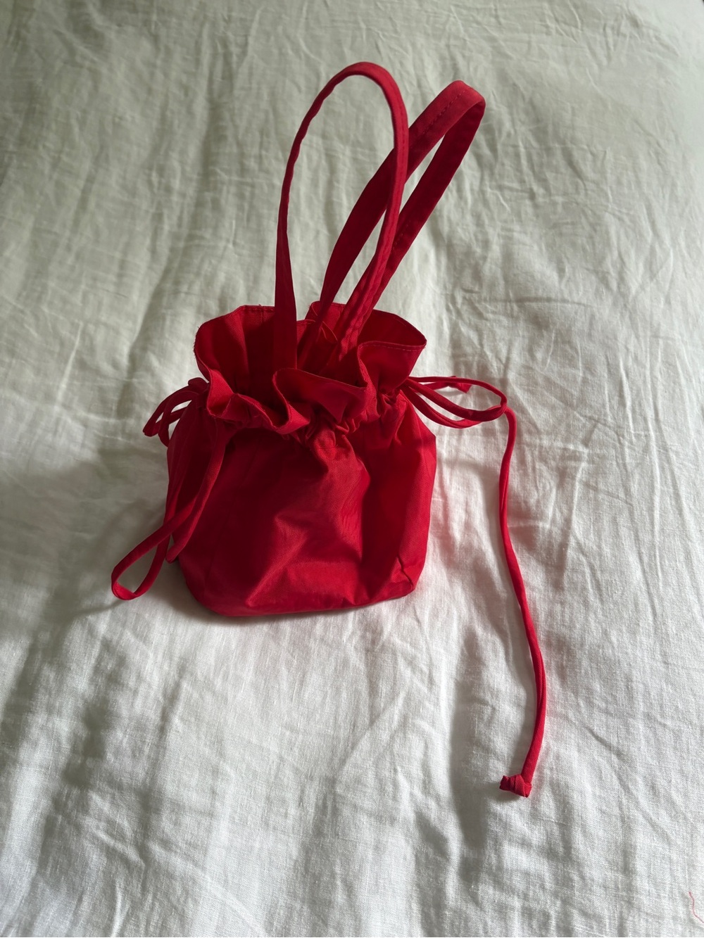 BAGGU nylon drawstring bag red